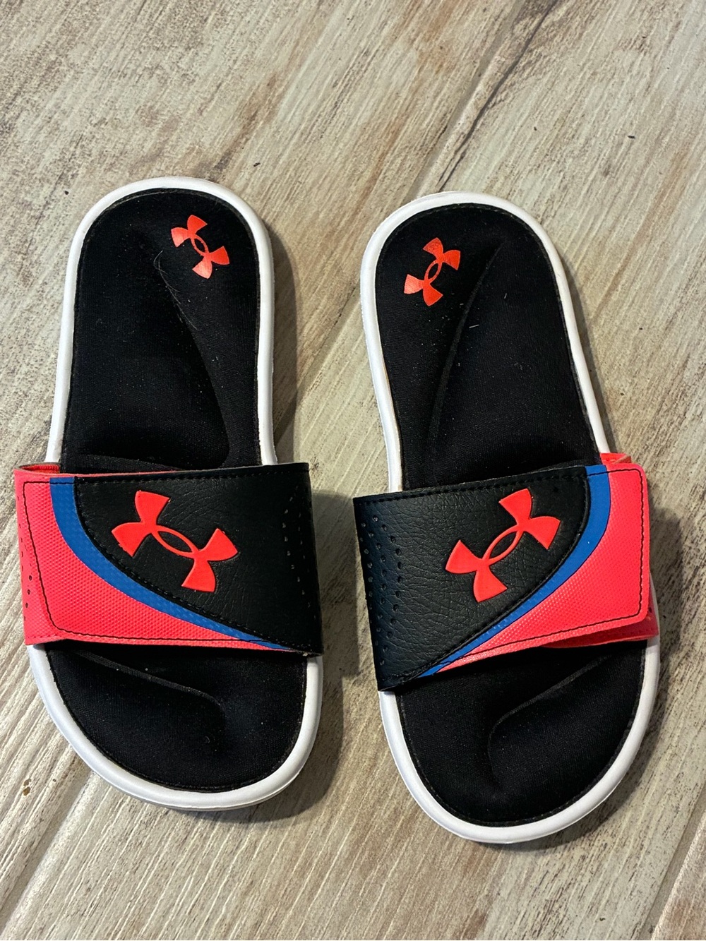 Under Armour UA Size 4 Youth Slides Ignite 3022728-002